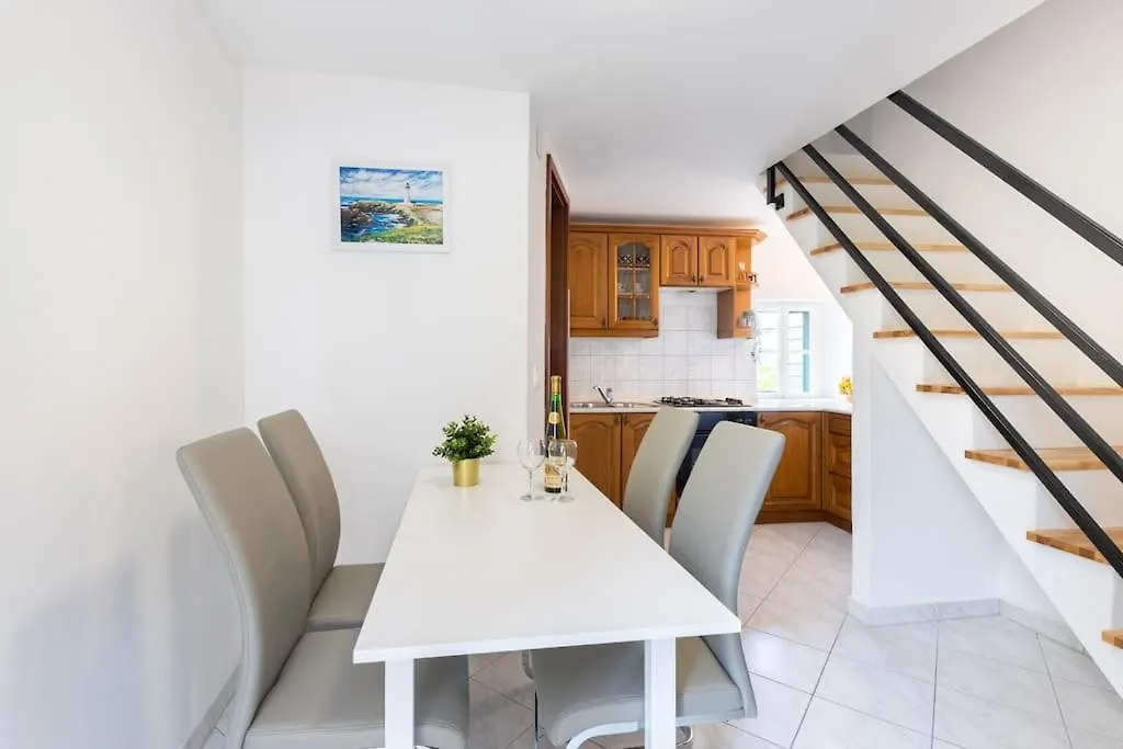 Apartment Chiba Split 0*,